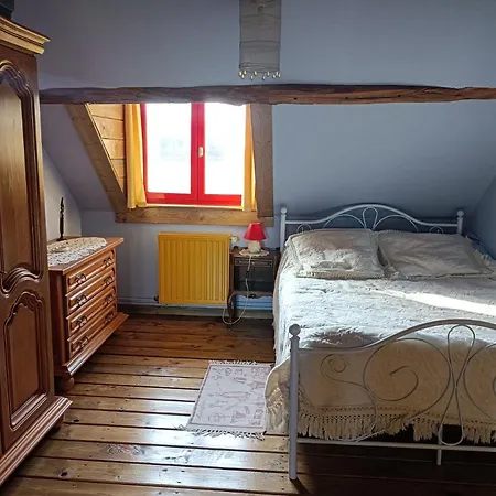 Holiday home Le Ventre Rouge La Neuville-aux-Joutes
